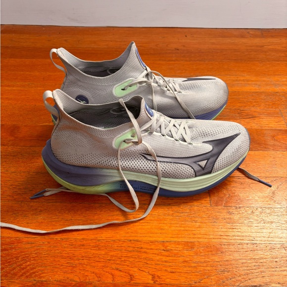 Mizuno Neo Vista Running Shoes size 12 - good condition - Picture 1 of 3